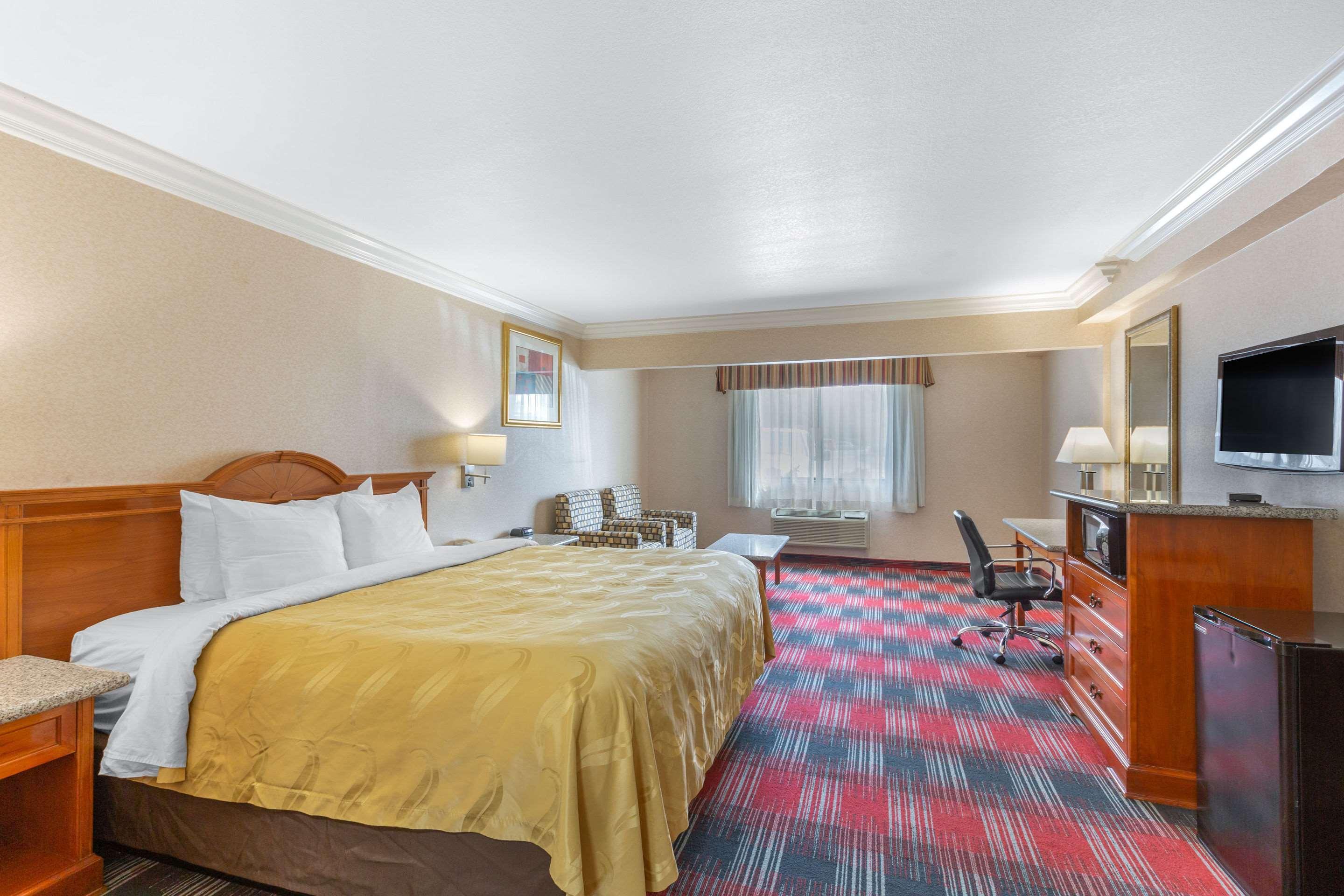 Quality Inn & Suites Oceanside Near Camp Pendleton Exterior foto
