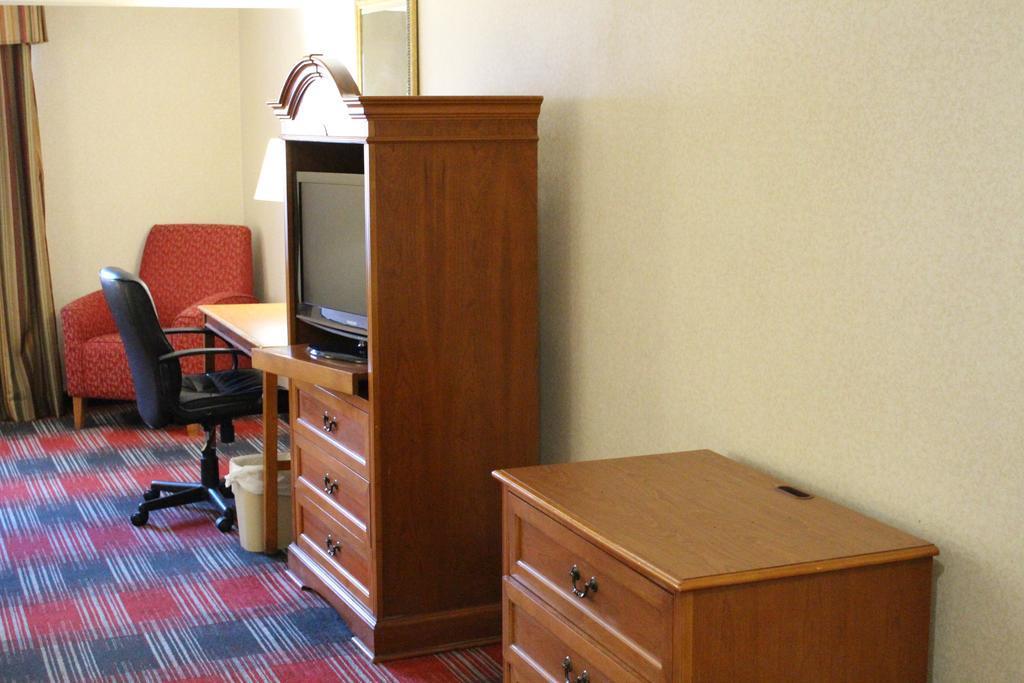 Quality Inn & Suites Oceanside Near Camp Pendleton Exterior foto