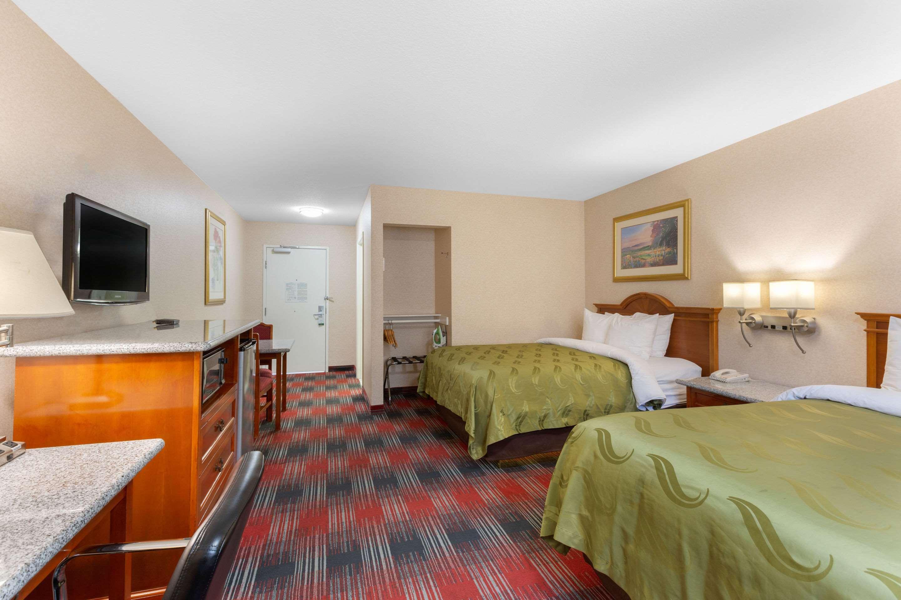 Quality Inn & Suites Oceanside Near Camp Pendleton Exterior foto