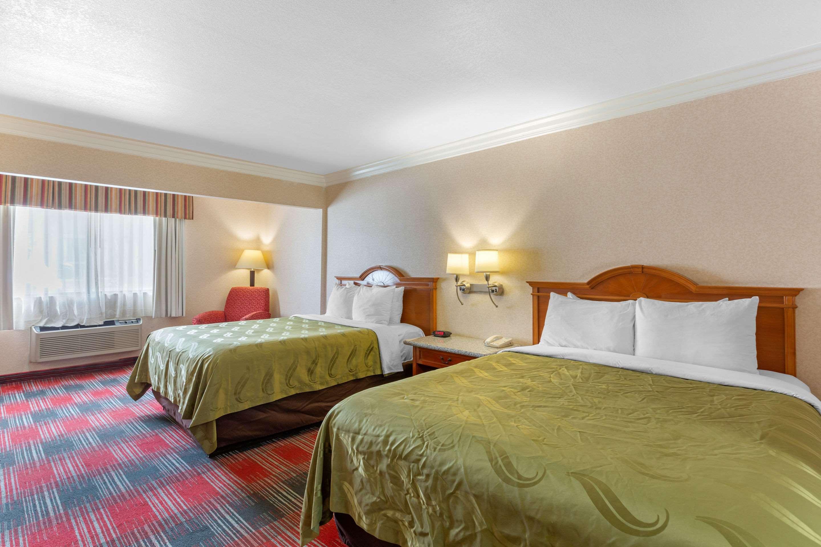 Quality Inn & Suites Oceanside Near Camp Pendleton Exterior foto